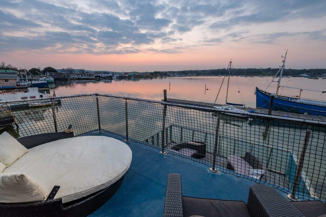 Bed and Breakfast Houseboat Harbourside View Newport  Zewnętrze zdjęcie